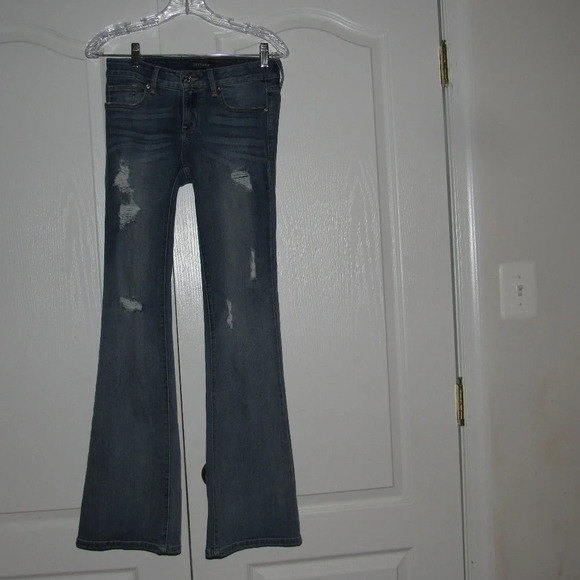 JUST USA  Distressed Light Wash Jeans Size 1 - Picture 1 of 7
